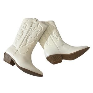 Soda White Women’s Cowboy Boots 9.5